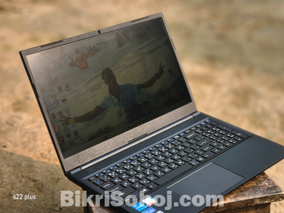 Walton_ Intel IRISx _ Core i5 12th Gen